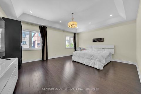 Photo 10 at 20 Baldry Avenue, Patterson, Vaughan