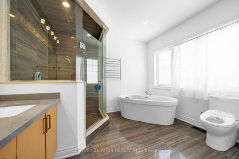 Photo 13 at 20 Baldry Avenue, Patterson, Vaughan
