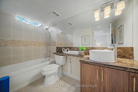 Photo 15 at Th8 - 31 Brunel Court, Waterfront Communities C1, Toronto
