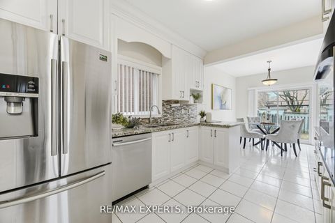 Photo 10 at 2 Sequoia Road, Sonoma Heights, Vaughan