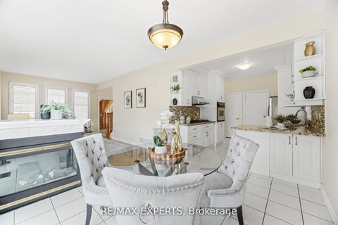 Photo 12 at 2 Sequoia Road, Sonoma Heights, Vaughan