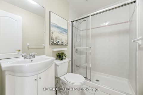 Photo 14 at 2 Sequoia Road, Sonoma Heights, Vaughan