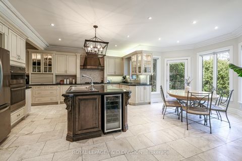 Photo 8 at 82 Munro Boulevard, Windfields, Toronto