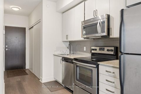 Photo 4 at 518 - 7608 Yonge Street, Yorkhill, Vaughan