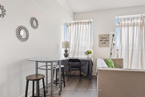 Photo 5 at 518 - 7608 Yonge Street, Yorkhill, Vaughan