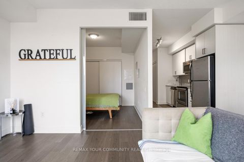 Photo 10 at 518 - 7608 Yonge Street, Yorkhill, Vaughan