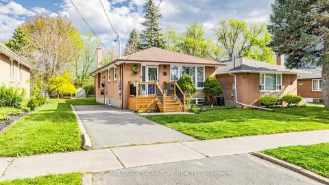 Photo 1 at 33 Neapolitan Drive, Bendale, Toronto