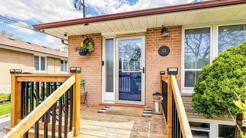 Photo 2 at 33 Neapolitan Drive, Bendale, Toronto
