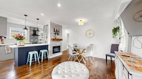 Photo 7 at 33 Neapolitan Drive, Bendale, Toronto