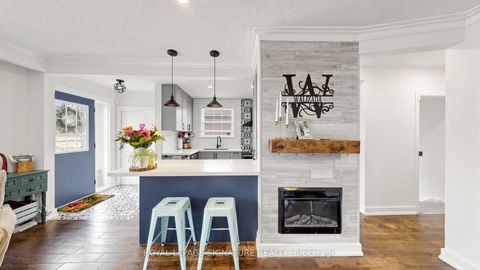 Photo 11 at 33 Neapolitan Drive, Bendale, Toronto