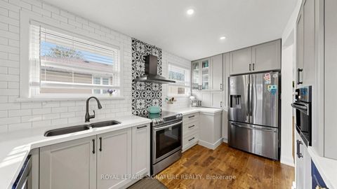Photo 12 at 33 Neapolitan Drive, Bendale, Toronto