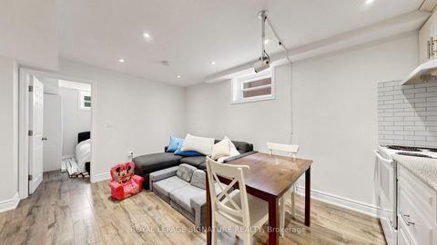 Photo 34 at 33 Neapolitan Drive, Bendale, Toronto