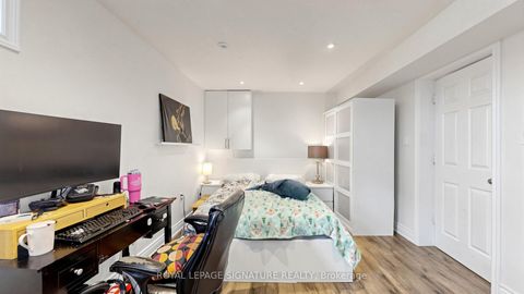Photo 40 at 33 Neapolitan Drive, Bendale, Toronto