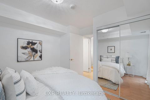 Photo 10 at 729 - 830 Lawrence Avenue W, Glen Park, Toronto