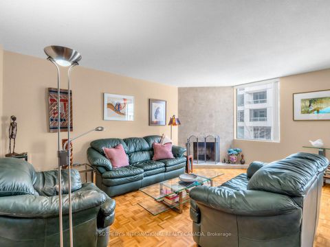 Photo 3 at Th. 2 - 188 Spadina Avenue, Chinatown, Toronto