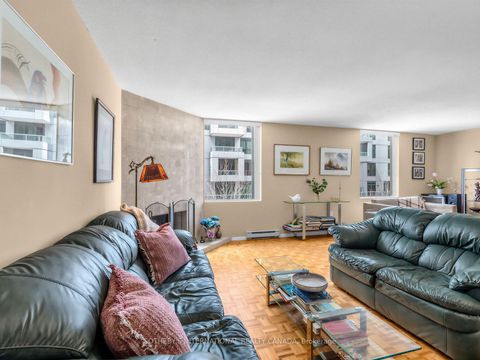 Photo 4 at Th. 2 - 188 Spadina Avenue, Chinatown, Toronto