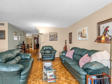 Photo 5 at Th. 2 - 188 Spadina Avenue, Chinatown, Toronto