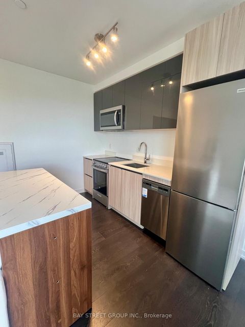 Photo 5 at 1023 - 3100 KEELE Street, CFB, Toronto