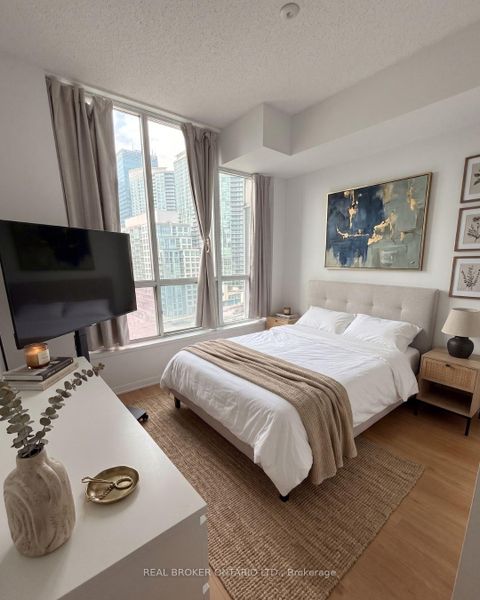 Photo 5 at 1501 - 228 Queens Quay W, Waterfront Communities C1, Toronto