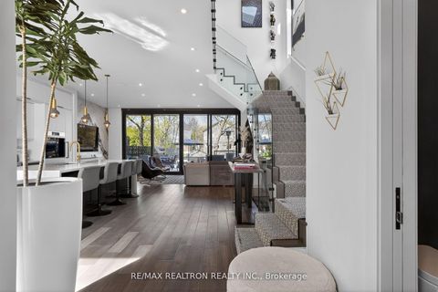 Photo 1 at 17 Lynnhaven Road, Lawrence, Toronto