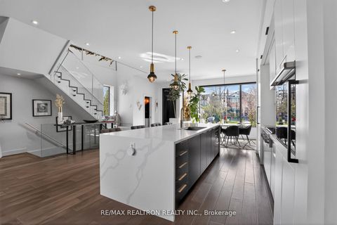 Photo 6 at 17 Lynnhaven Road, Lawrence, Toronto