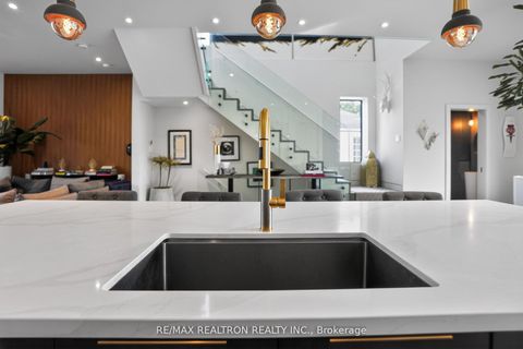 Photo 8 at 17 Lynnhaven Road, Lawrence, Toronto