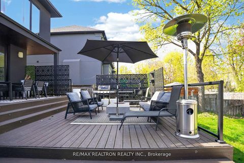 Photo 11 at 17 Lynnhaven Road, Lawrence, Toronto