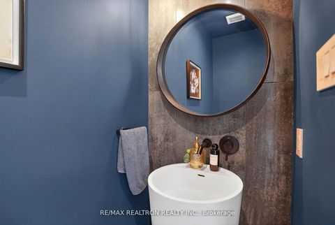 Photo 14 at 17 Lynnhaven Road, Lawrence, Toronto