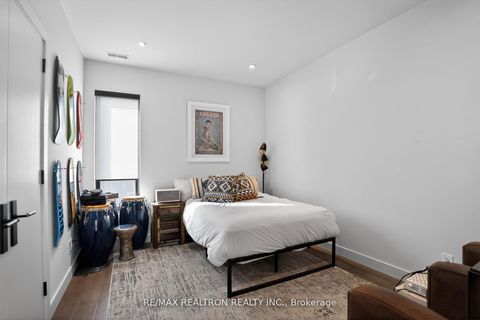 Photo 27 at 17 Lynnhaven Road, Lawrence, Toronto