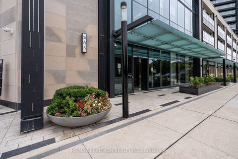 Photo 2 at 1117 - 585 Bloor Street E, North St. James Town, Toronto