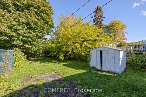 Photo 7 at 18 Glasgow Avenue, Birchmount, Toronto