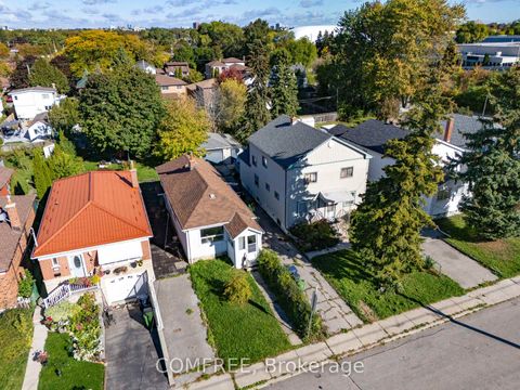 Photo 11 at 18 Glasgow Avenue, Birchmount, Toronto