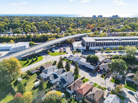 Photo 17 at 18 Glasgow Avenue, Birchmount, Toronto