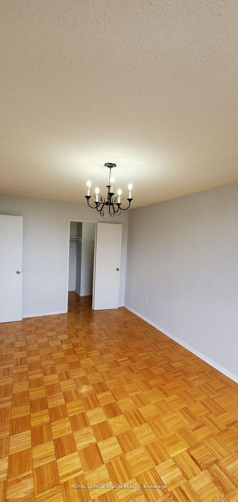 Photo 4 at 1202 - 20 Edgecliff Golfway, Flemingdon Park, Toronto