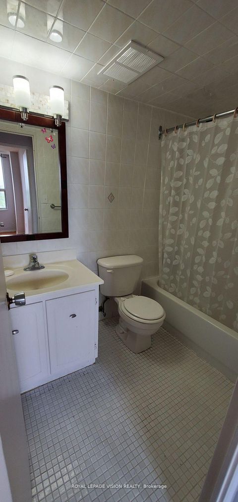 Photo 6 at 1202 - 20 Edgecliff Golfway, Flemingdon Park, Toronto