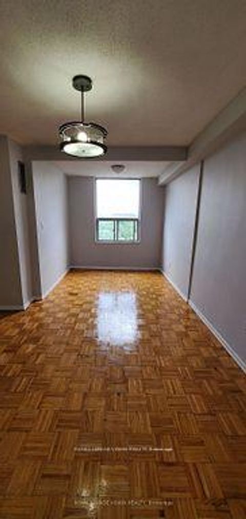 Photo 10 at 1202 - 20 Edgecliff Golfway, Flemingdon Park, Toronto
