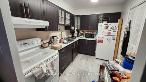Photo 13 at 1202 - 20 Edgecliff Golfway, Flemingdon Park, Toronto