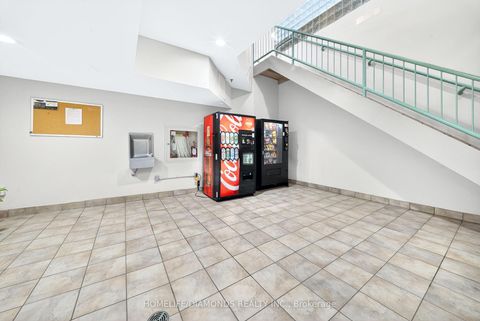 Photo 38 at 2002 - 5 CONCORDE Place, Don Mills, Toronto