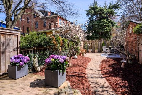 Photo 8 at 451 Sackville Street, South St. James Town, Toronto