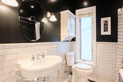Photo 24 at 451 Sackville Street, South St. James Town, Toronto