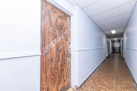 Photo 6 at 116 - 10 Eddystone Avenue, Jane Heights, Toronto