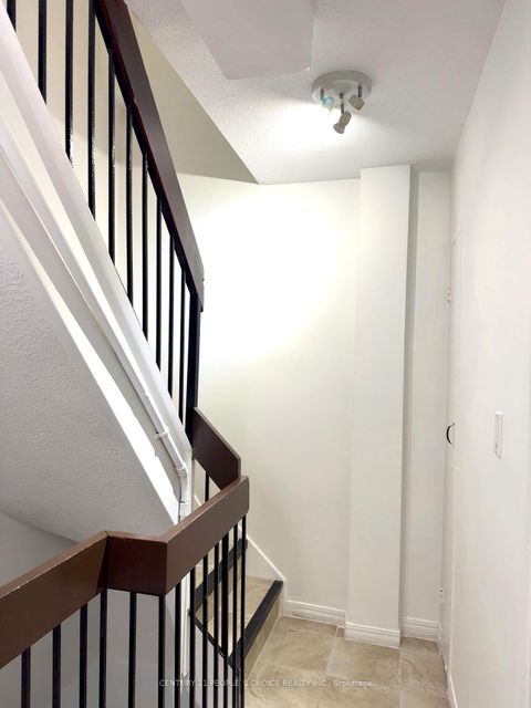 Photo 8 at 116 - 10 Eddystone Avenue, Jane Heights, Toronto
