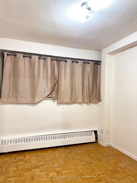 Photo 12 at 116 - 10 Eddystone Avenue, Jane Heights, Toronto