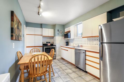 Photo 6 at 220 Parkview Hill Crescent, Parkview, Toronto