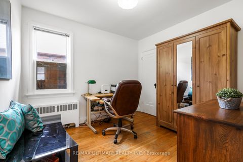 Photo 11 at 220 Parkview Hill Crescent, Parkview, Toronto