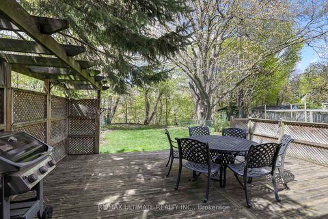 Photo 16 at 220 Parkview Hill Crescent, Parkview, Toronto