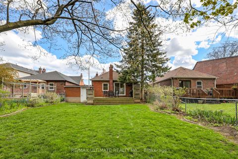 Photo 20 at 220 Parkview Hill Crescent, Parkview, Toronto
