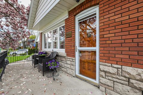 Photo 23 at 220 Parkview Hill Crescent, Parkview, Toronto
