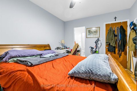 Photo 18 at 5 Thwaite Avenue, Jane Heights, Toronto