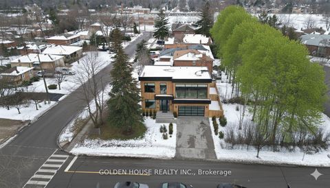 Photo 2 at 260 Moore Park Avenue, Newtonbrook West, Toronto